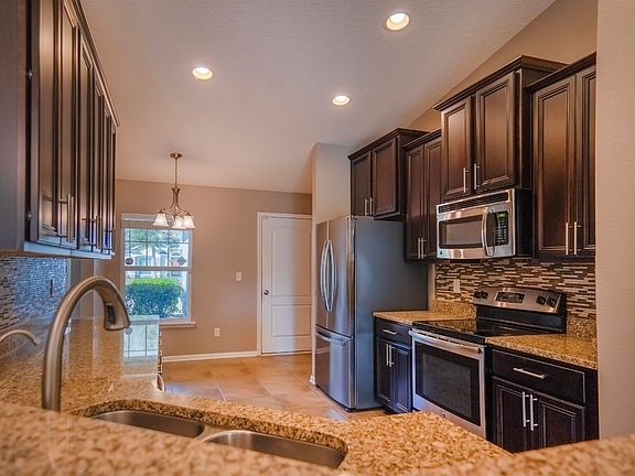 4th image of 269 Timberwood Dr