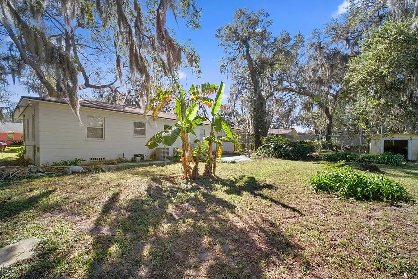 4 bed, 1608 sqft, $5,300 — Photo 2