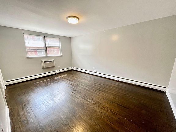 5th image of 3024 W Queen Ln #A40b