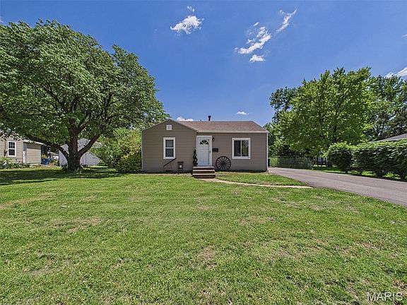 2nd image of 104 Greenfield Dr