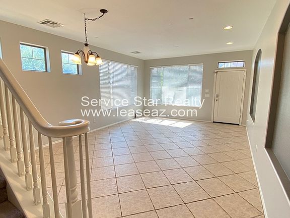 5th image of 1017 E Julian Dr