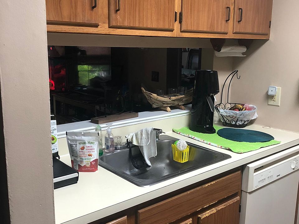 2nd image of 125 Azalea Cir
