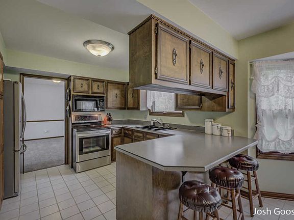 5th image of 1861 Lockmere Dr SE