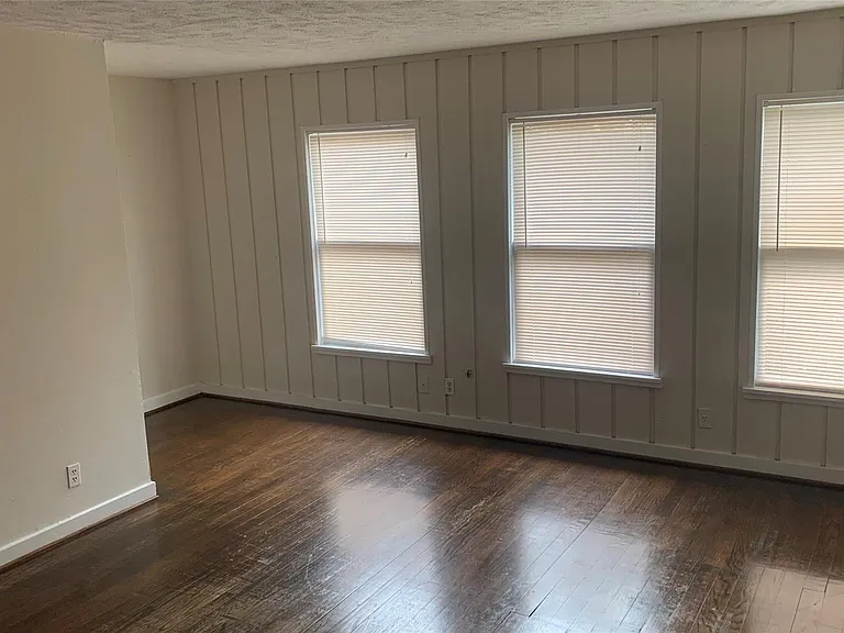 4420 Roseland St #5 — Photo 2