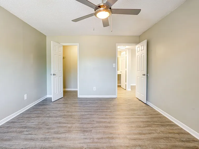 Stone Creek Apartments — Photo 50