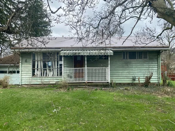 614 S 5th St, Youngwood, PA 15697