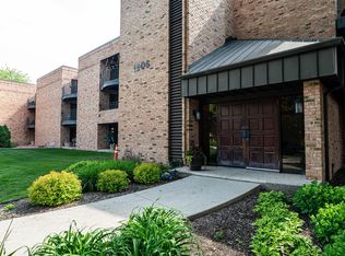 1906 E Shorewood Blvd UNIT 163, Shorewood, WI 53211