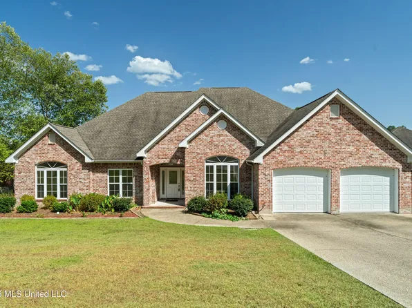 66 W Shore Dr, Hattiesburg, MS 39402