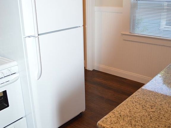 3rd image of 1416 23rd St APT 3