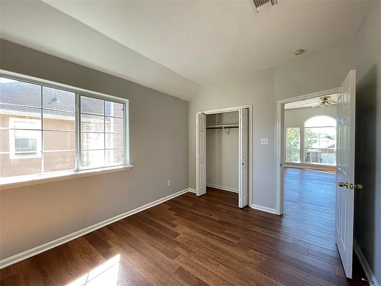 6638 Chantalle Dr — Photo 20