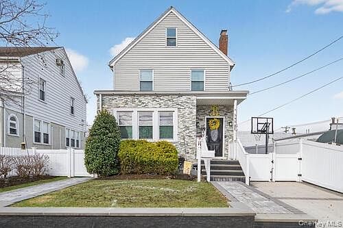 1st image of 545 Marcellus Road