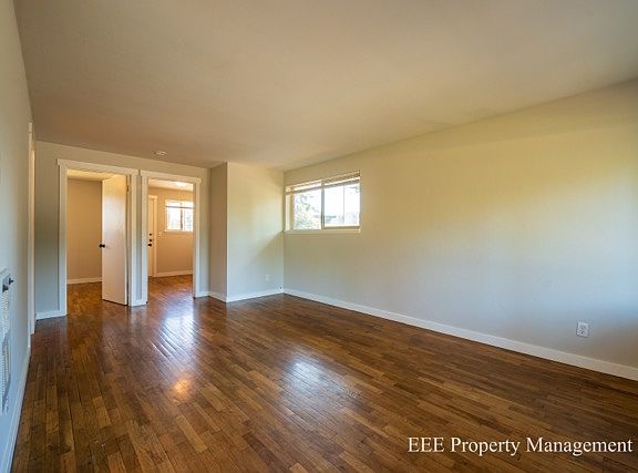 4th image of 19207 60th Ave W #1