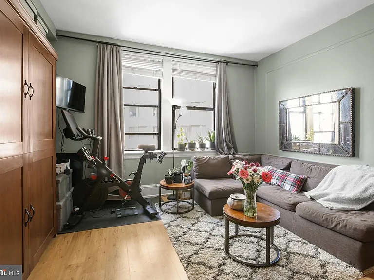 1324 Locust St #1418 — Photo 1