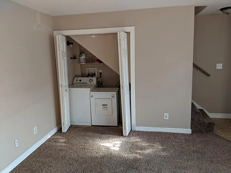 239 Lehr Dr — Photo 8