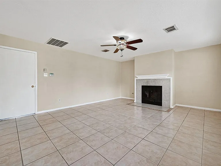 16102 Flatridge Ct — Photo 18