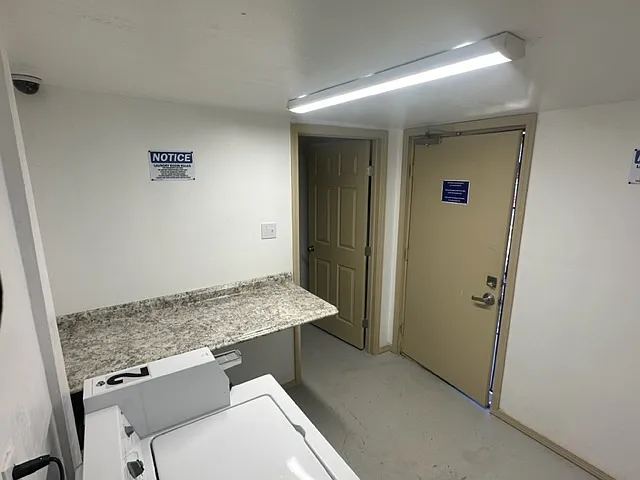 2106 College Street #6 — Photo 8