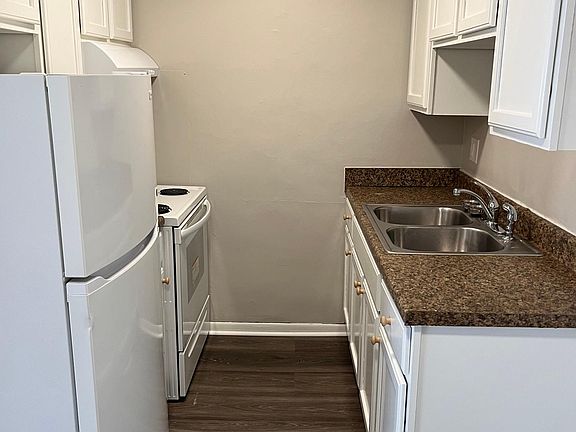 2nd image of 912 22nd Ave S APT 201