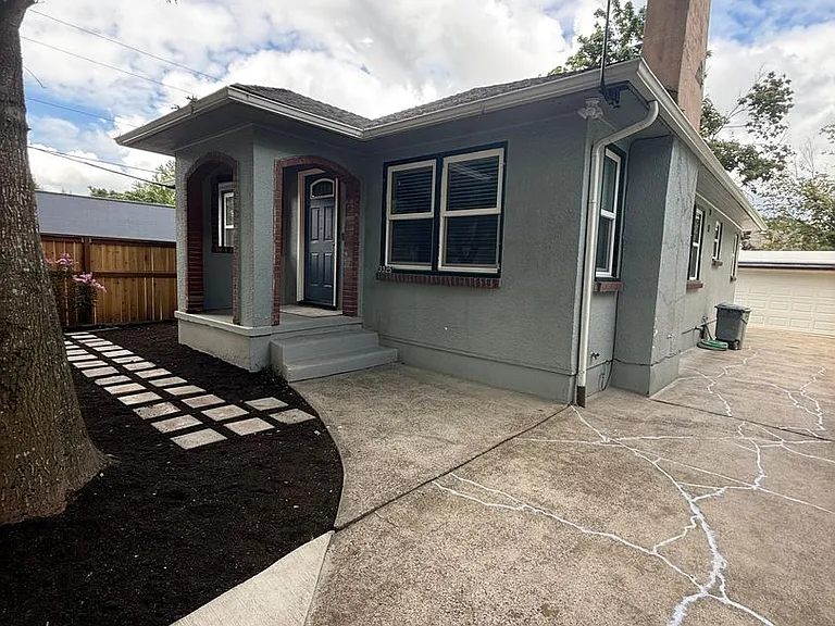3325 SE 25th Ave — Photo 4