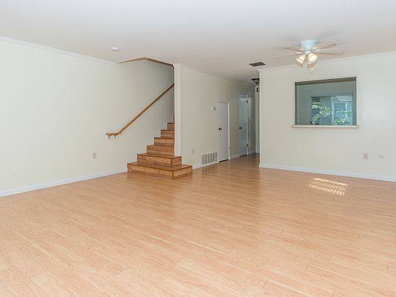 4th image of 407 C Ave