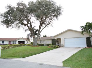 9615 Cypress St, Palm Beach Gardens, FL 33410