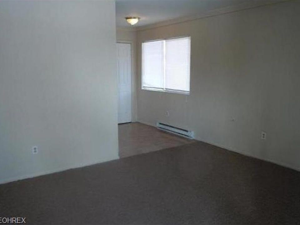 2nd image of 110 N College St APT 1