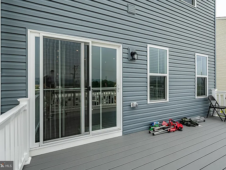 208 Chase Dr — Photo 8