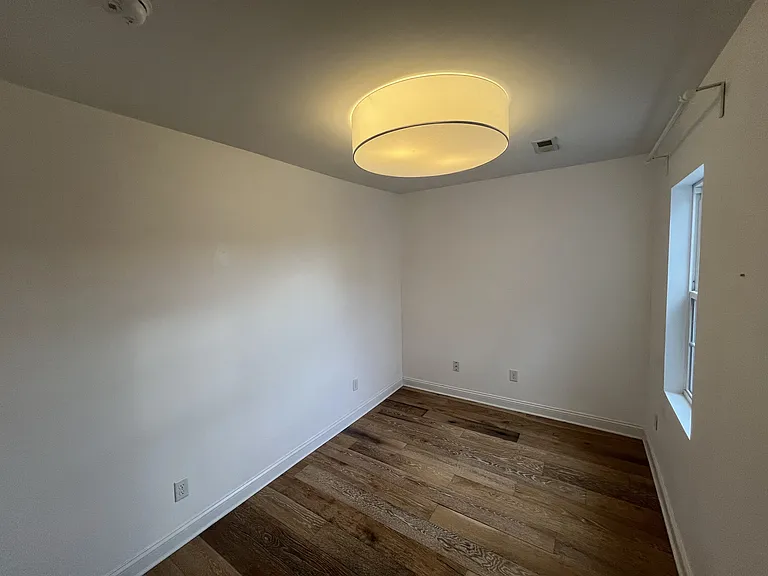1342 Hamlet St — Photo 13