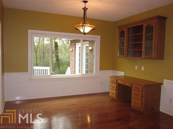 5th image of 104 Abbey Ct