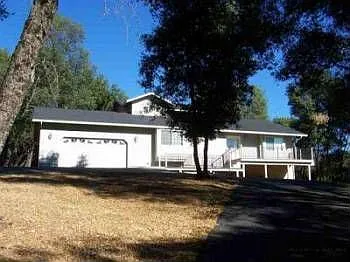 20739 Hemlock St photo 1