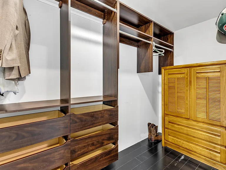 1126 Trailwood Dr — Photo 30