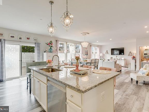 5th image of 4 Dade Ct