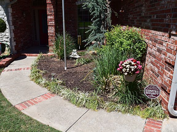 2nd image of 12423 Elizabeth Dr