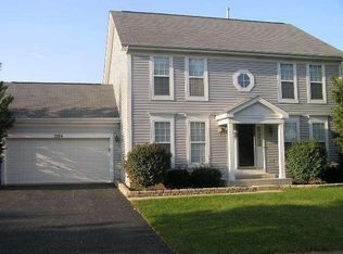 2184 Edinburgh Ln, Aurora, IL 60504