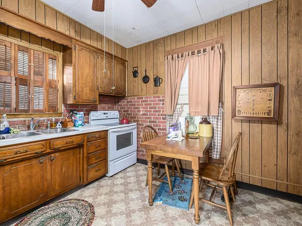 Tauromee Ave, Kansas City, KS 66101