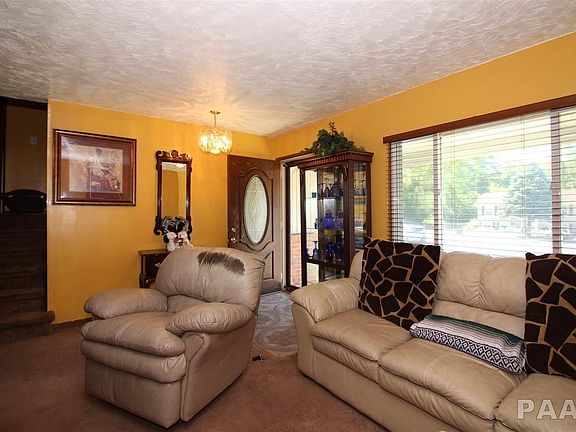 4th image of 3907 W Hillmont Ct