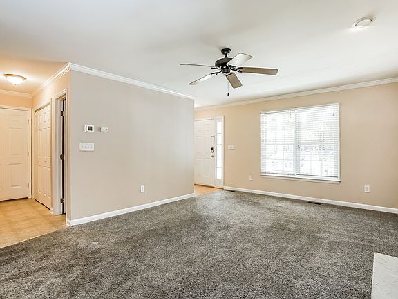 4th image of 809 E Ivy Valley Dr