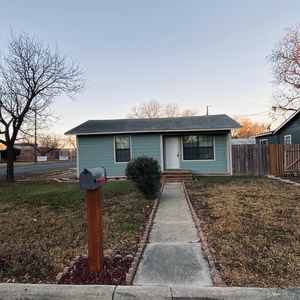 621 Old Carrizo Rd, Uvalde, TX, 78801