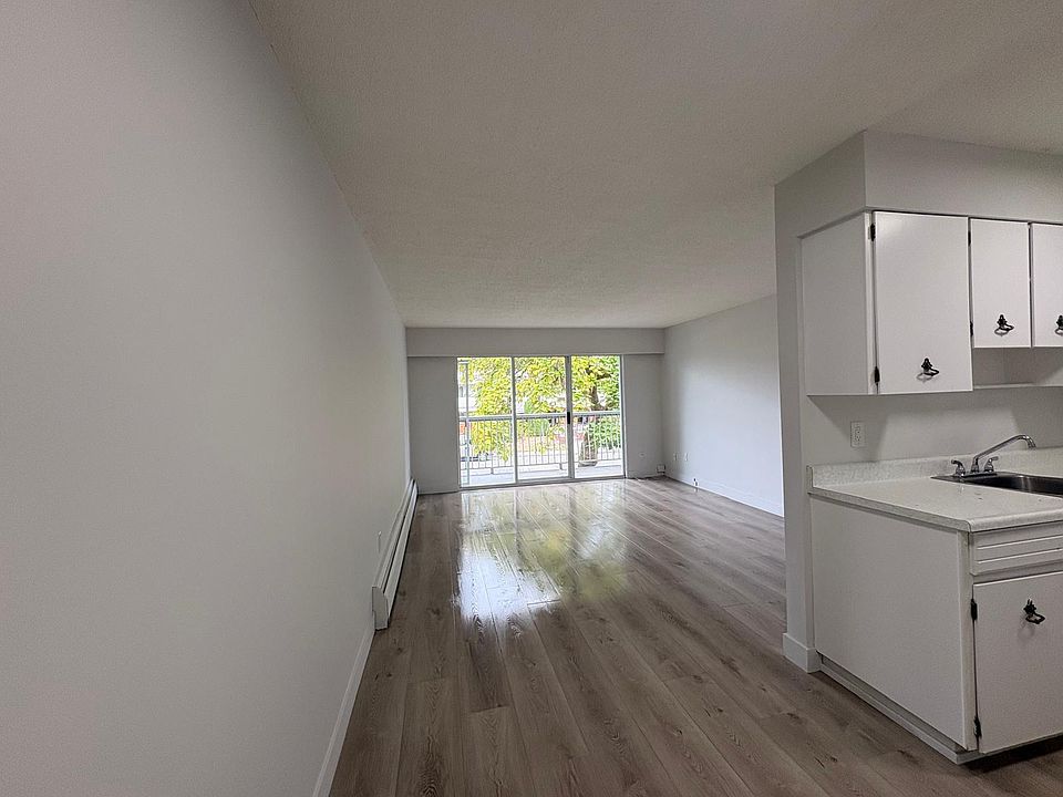 1st image of 14884 N Bluff Rd #206