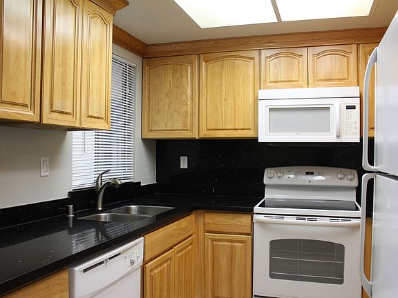 4th image of 6236 Civic Terrace Ave #A