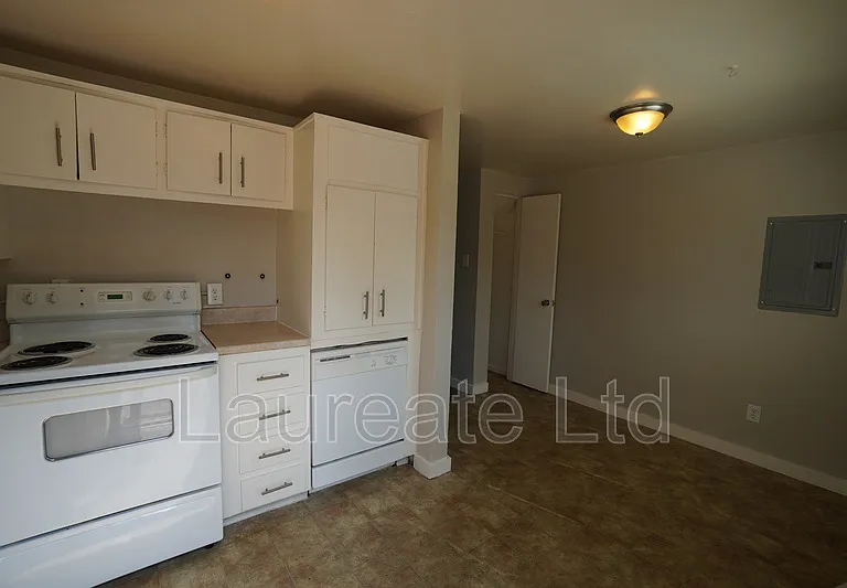 679 Miller Ct — Photo 5