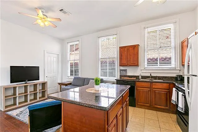 2231 S Carrollton Ave #D — Photo 10