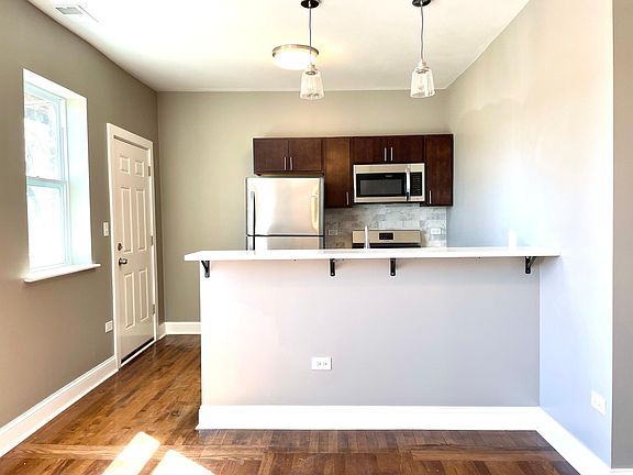 4th image of 9649 S Forest Ave #2R
