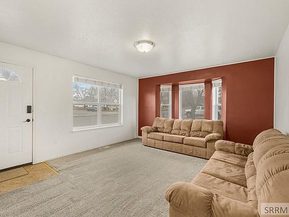 5th image of 855 E Walnut St