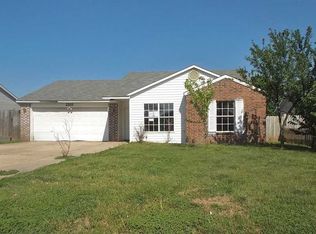 2203 S D St, Rogers, AR 72758