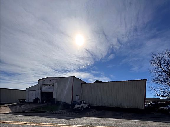 3rd image of 519 W Main St