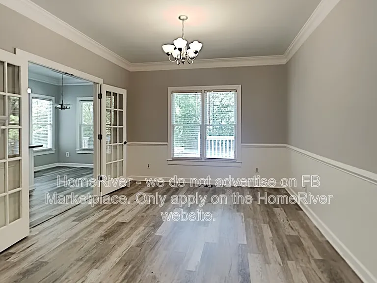 313 Brook Hollow Dr — Photo 4