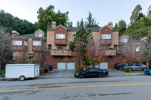 140 Caldecott Ln #4 Photo 1