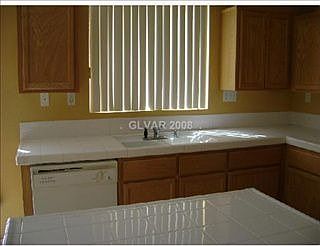 4th image of 825 Stable Glen Dr
