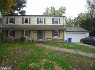 16407 Deer Lake Rd, Rockville, MD 20855