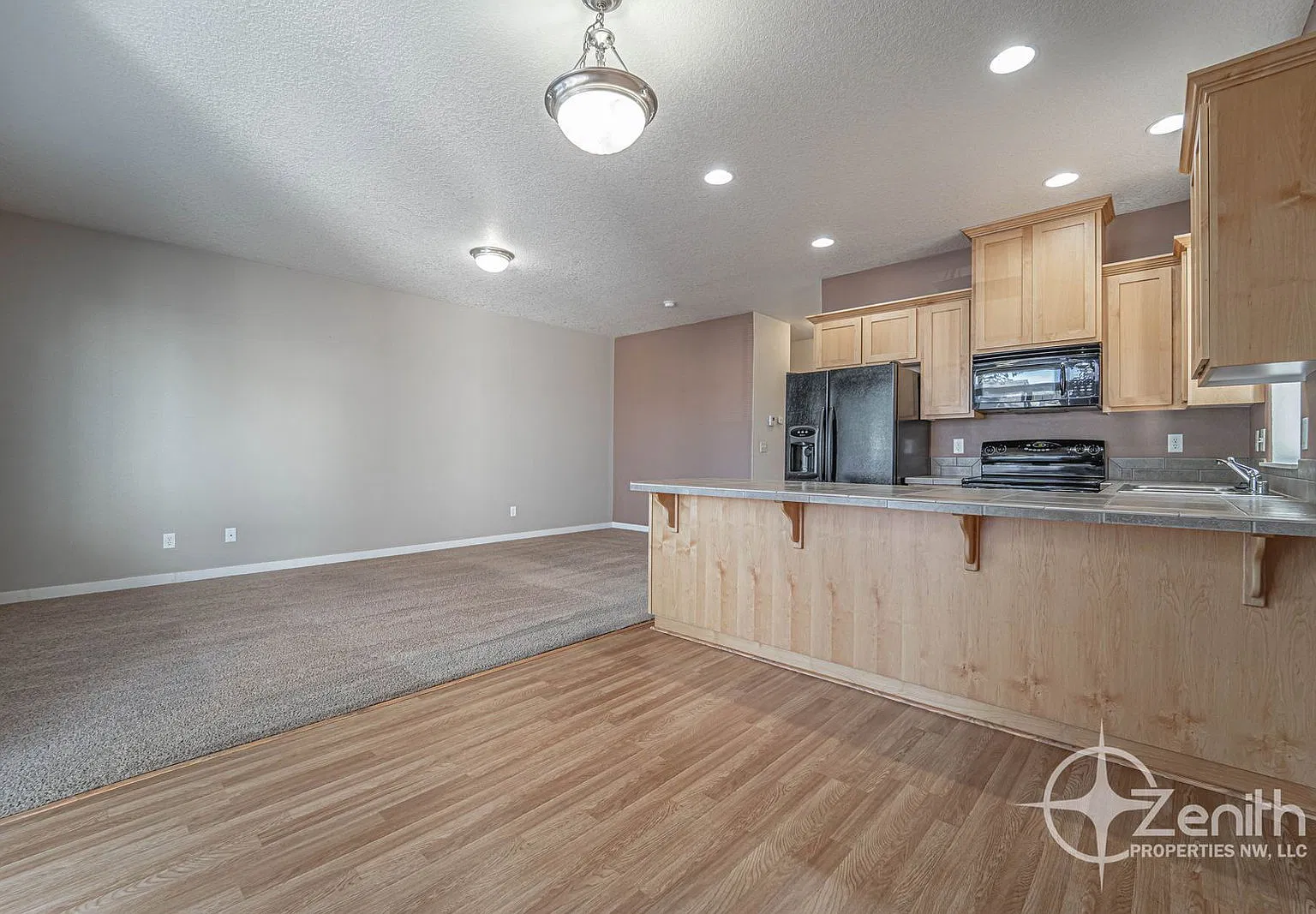 3 bed, 2.5 bath, 1593 sqft, $2,395 — Photo 3